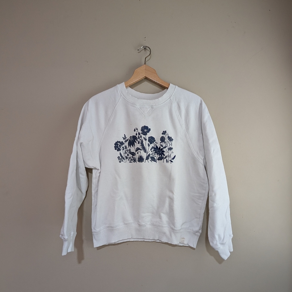 AE white floral sweatshirt
